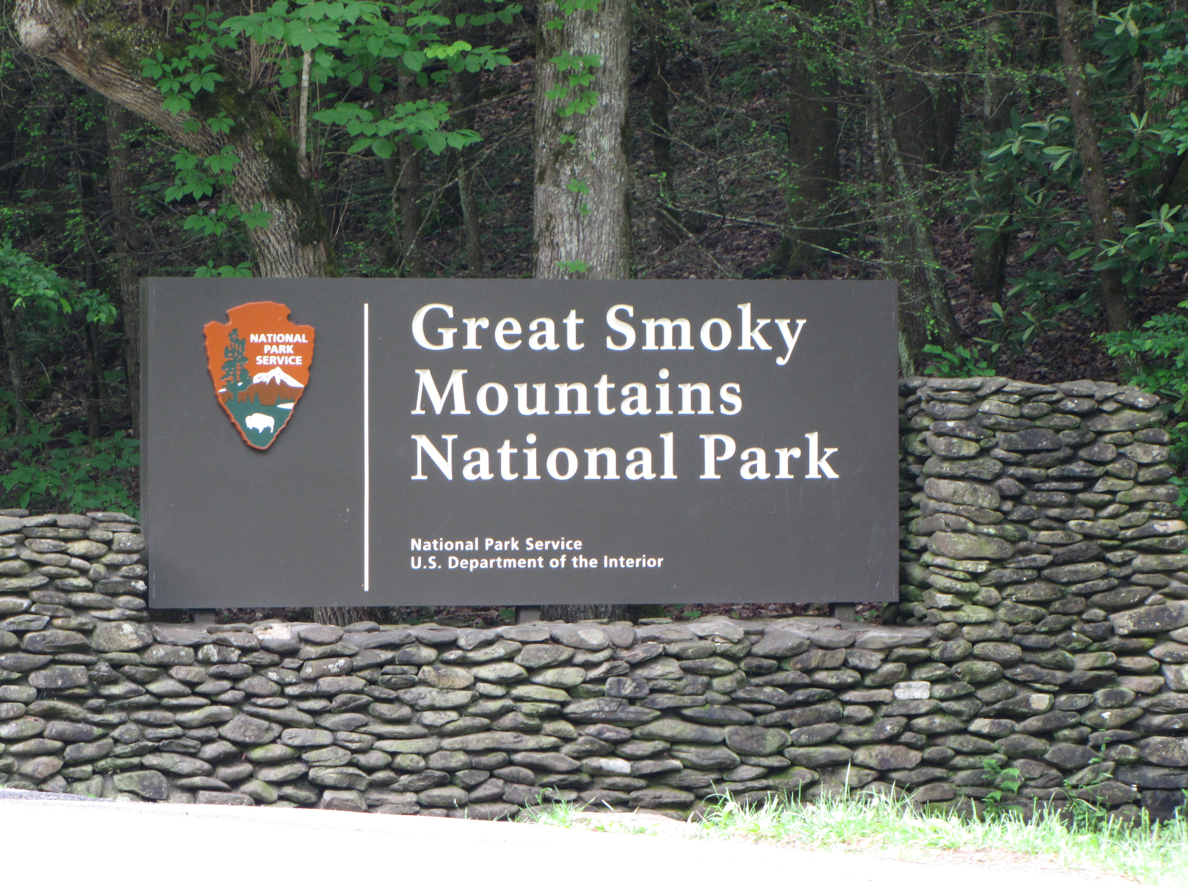 Entrance sign to the Great Smoky Mountains National Park